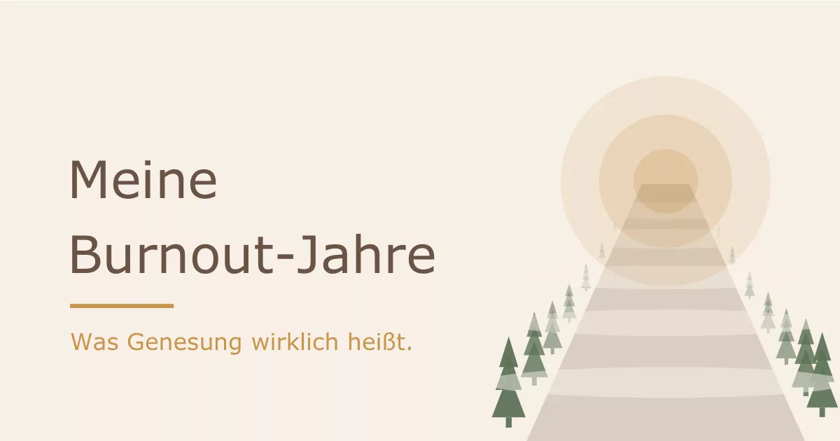 Weg durch sich lichtenden Morgennebel als Sinnbild für die lange Genesung nach einem Burnout - Heiko Metz