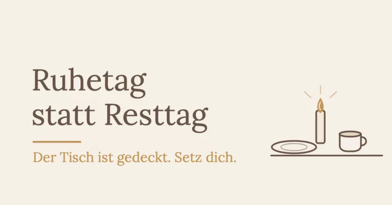 Gedeckter Frühstückstisch am Morgen als Bild für einen Ruhetag, der trägt